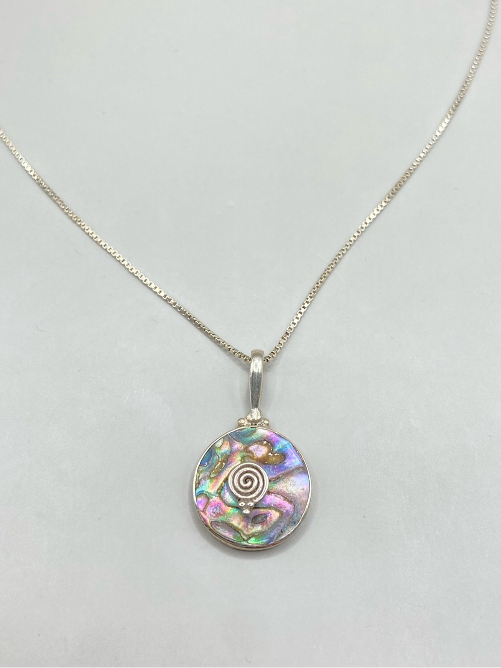 Sajen Sterling Silver Shell Swirl Pendant Necklace